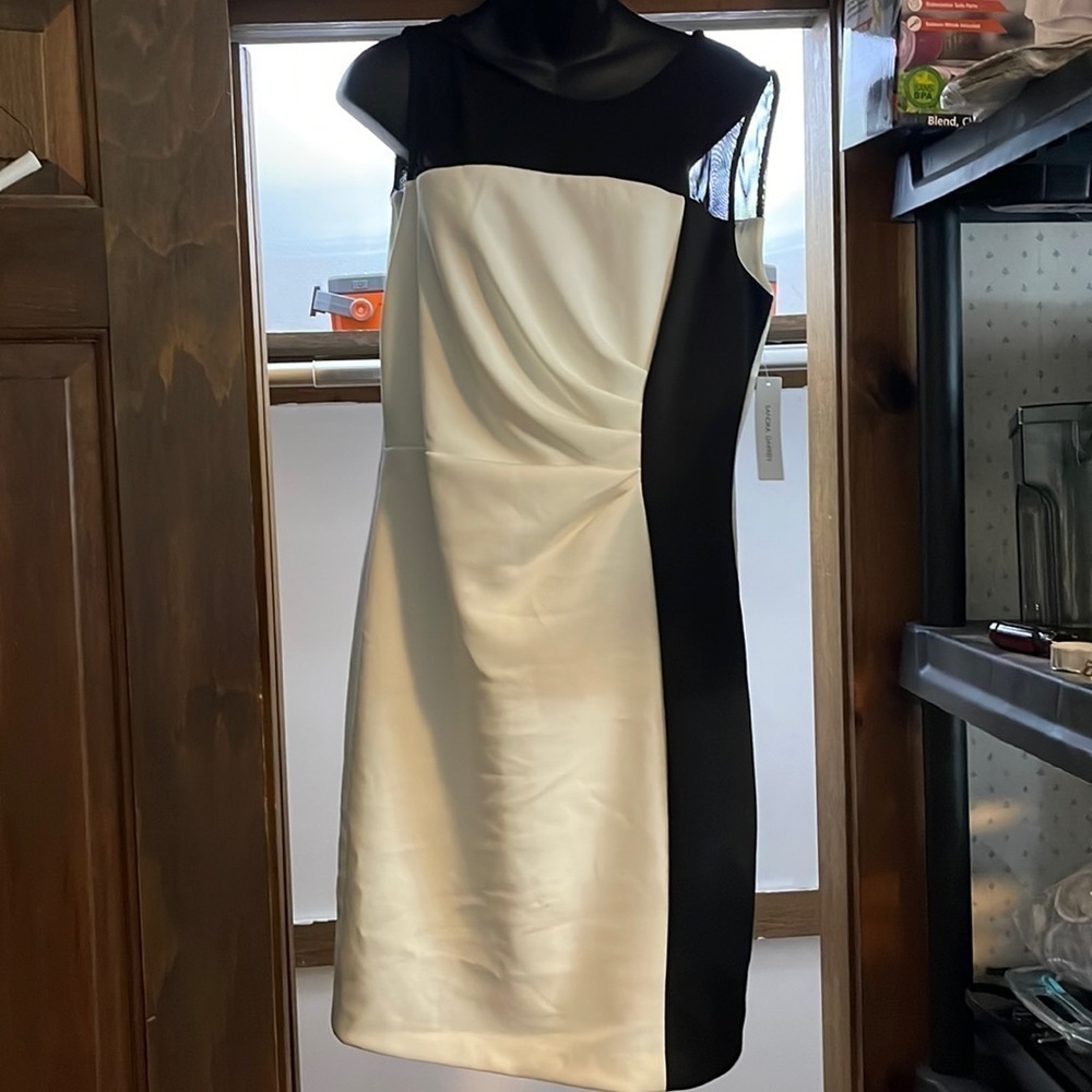 Sandra Darren Black and white dress sleeveless mini length size 12